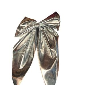 4” Neoprene clip on hair bows - metallic silver